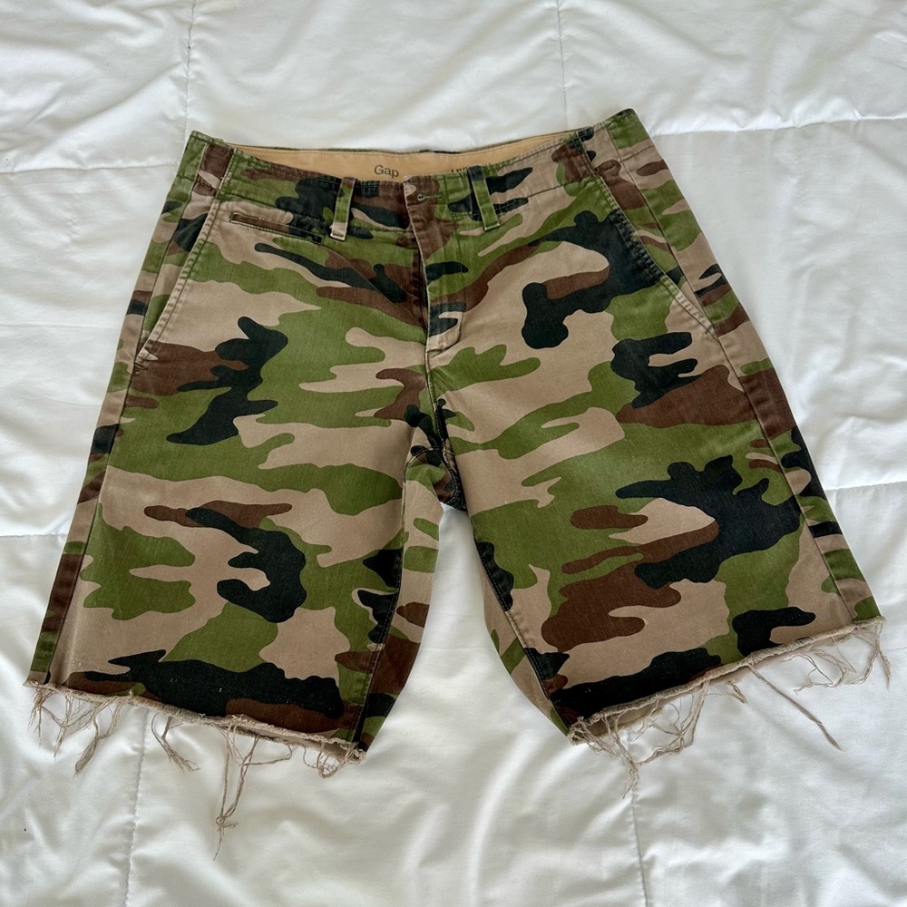 Gap Men's Camouflage Shorts Distressed